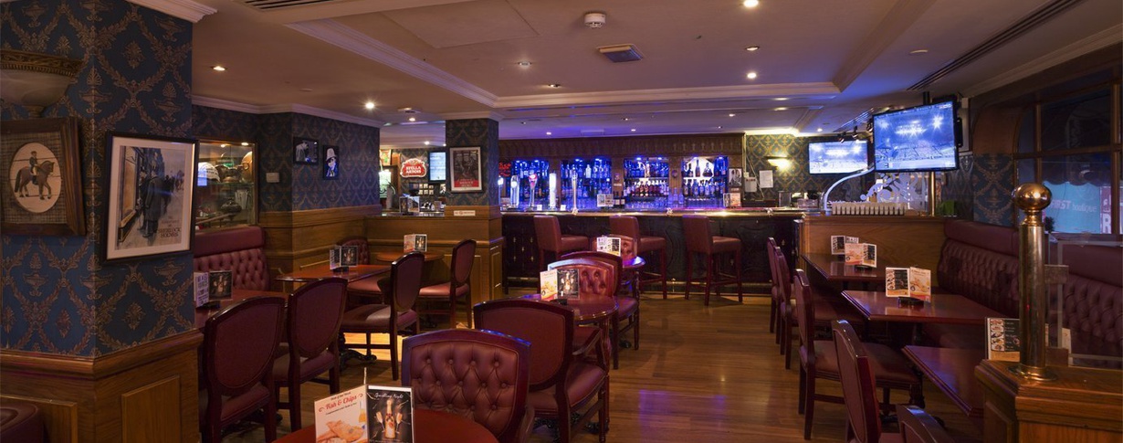 Sherlock Holmes English Pub Arabian Courtyard Hotel & Spa en Bur Dubai
